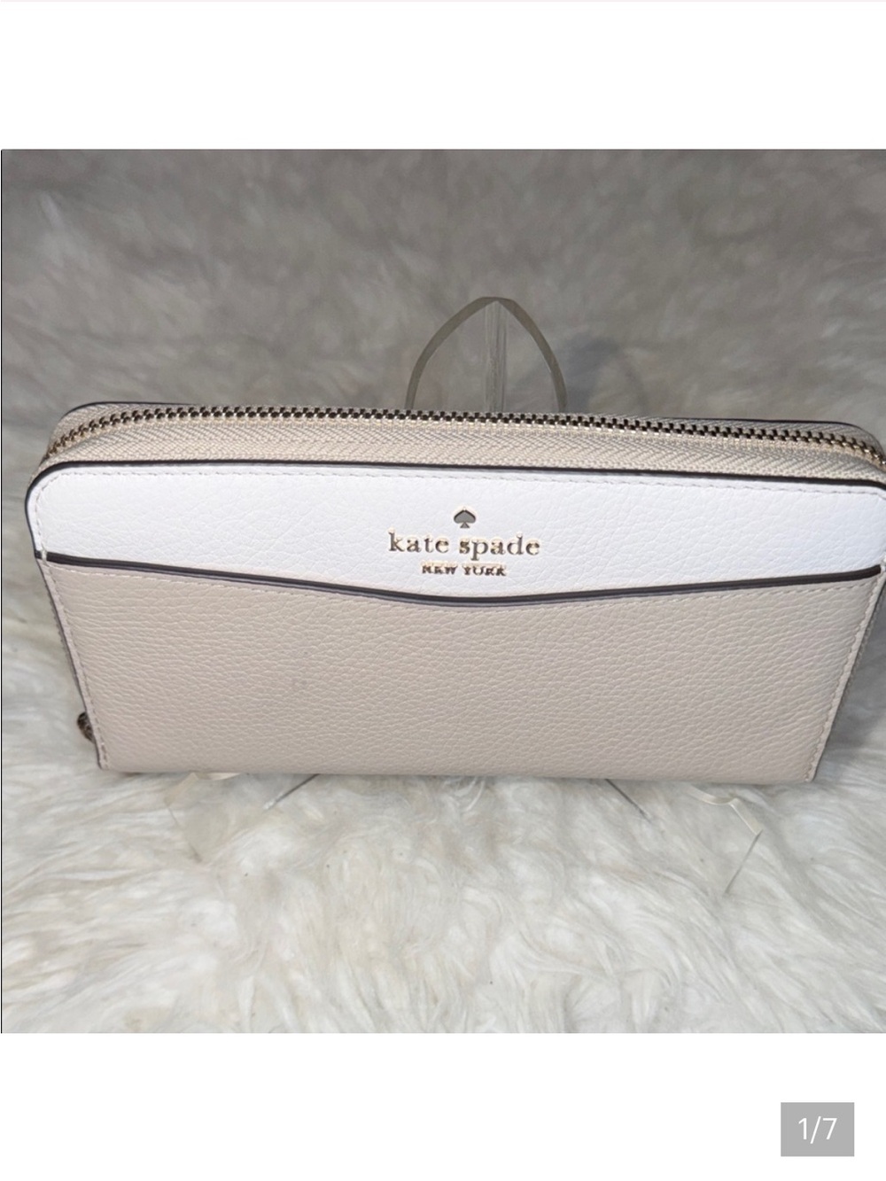 EUC KATE SPADE  Full Zip Wallet Cream & White  VERY SPACIOUS